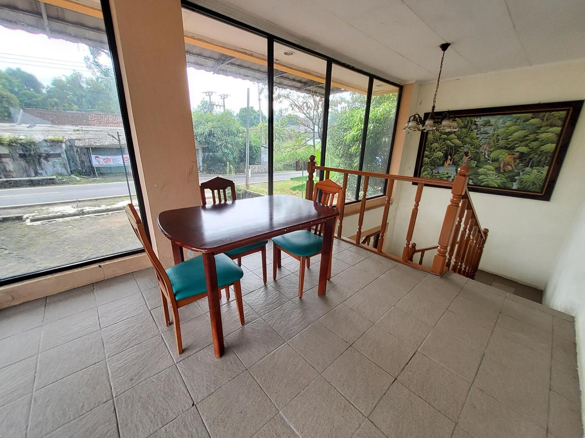 Hotel Kumala Samudra Cikakak Exterior photo