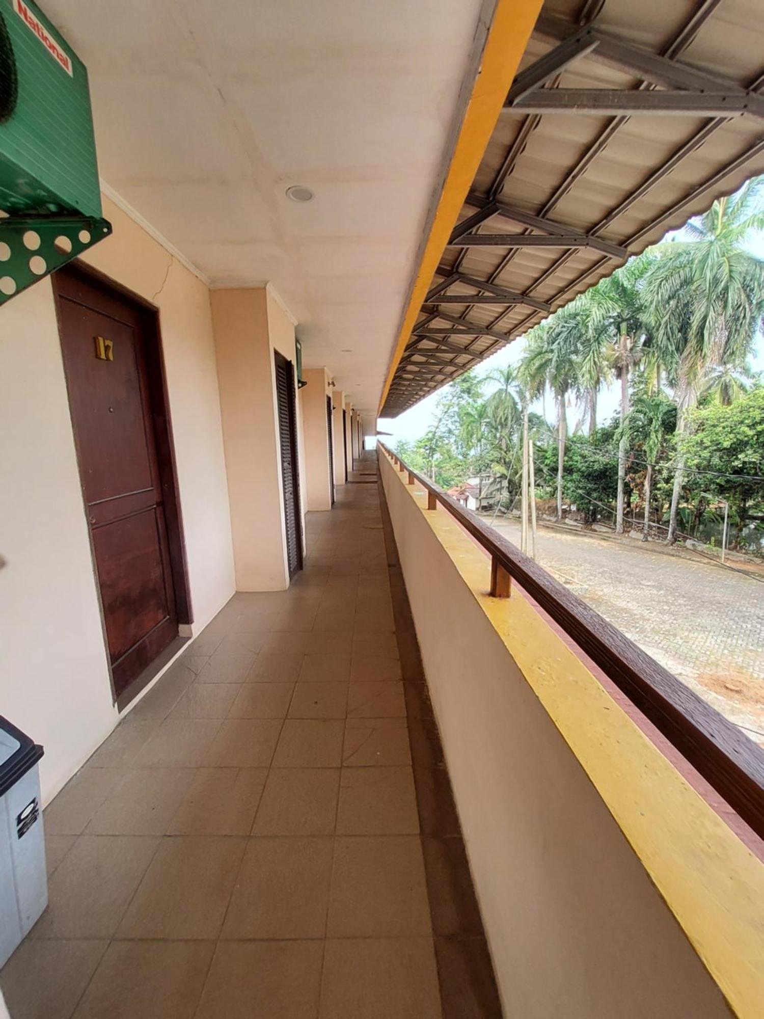 Hotel Kumala Samudra Cikakak Exterior photo